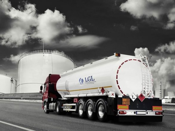 Tehlikeli Madde Taşımacılığı: Bilinçli Olmanın Hayati Faydaları 1 Tehlikeli Madde Taşımacılığı: Bilinçli Olmanın Hayati Faydaları Tehlikeli Madde Taşımacılığı: Bilinçli Olmanın Hayati Faydaları